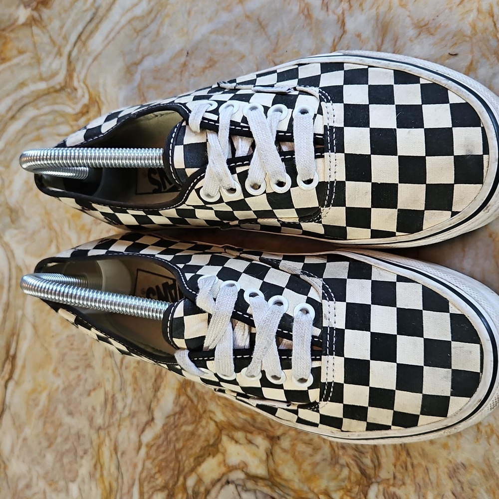VANS AUTHENTIC Men's Black and White Checkered Sneakers - 7 MENS or 8.5 Womens